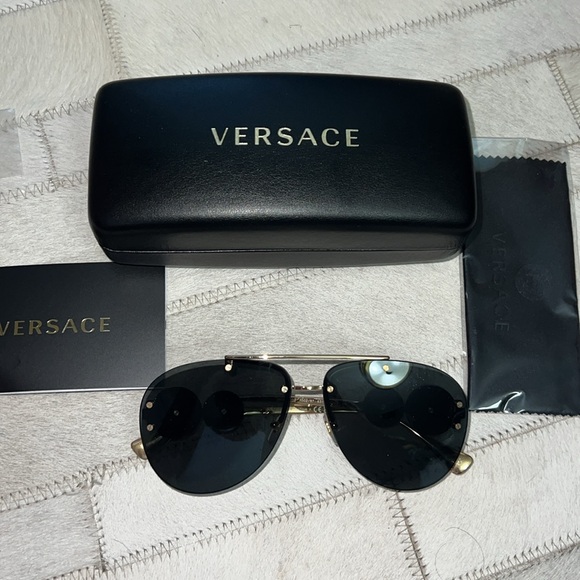 Versace aviator sunglasses - Picture 3 of 8